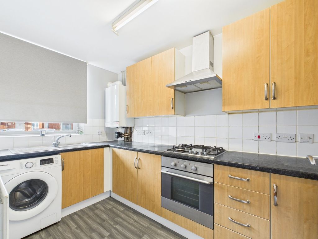 Property photo 1 of 8 Kitchen