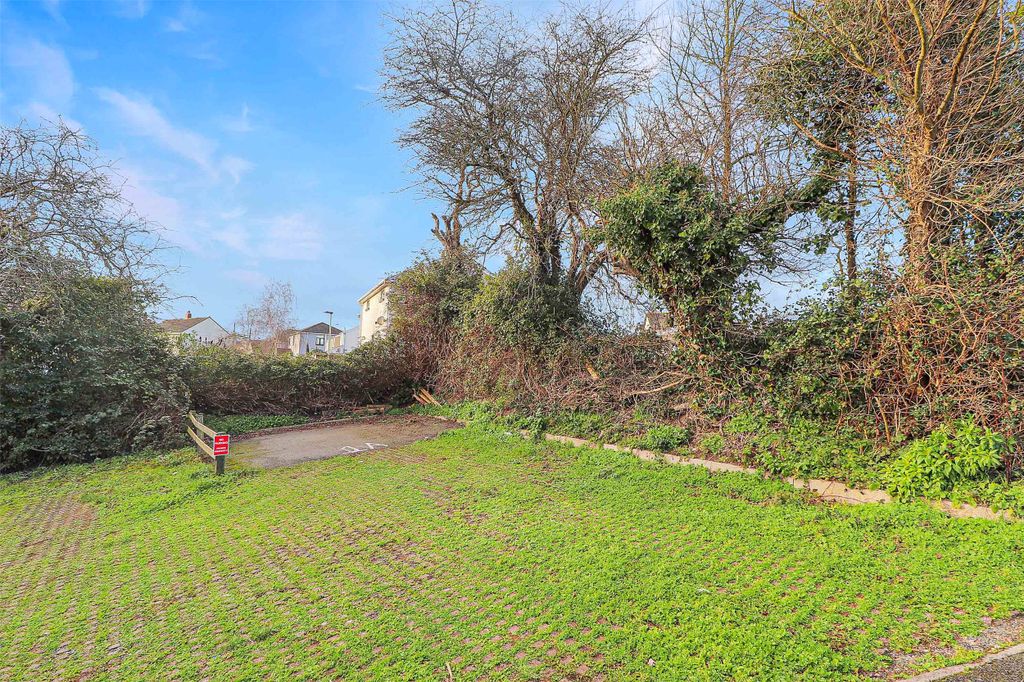 Property photo 2 of 13 Picture No. 12