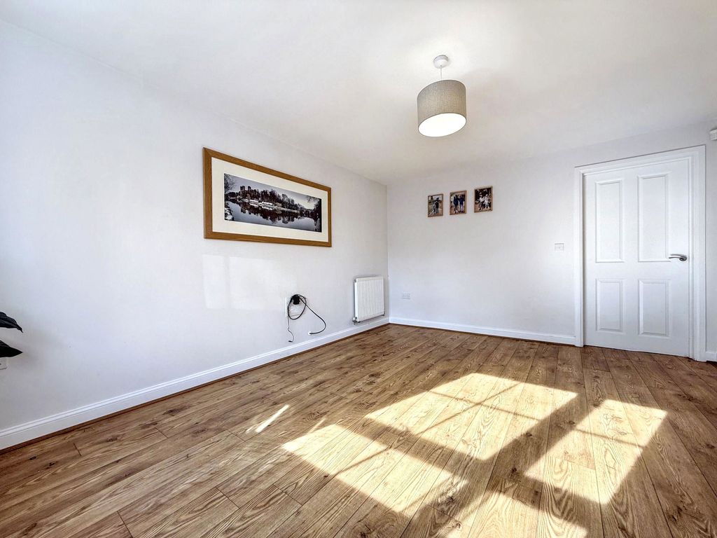 Property photo 3 of 23