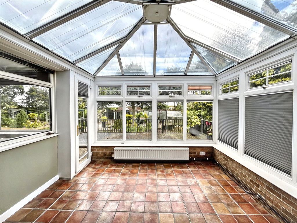 Property photo 3 of 14 Conservatory