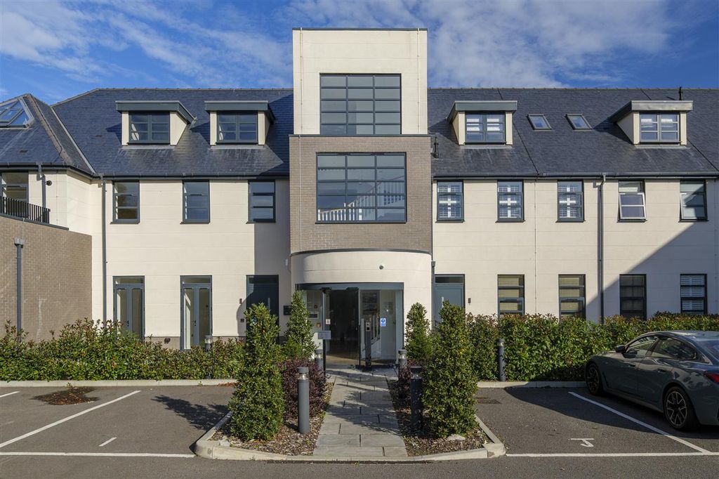 Property photo 2 of 16