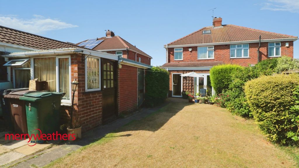 Property photo 2 of 14