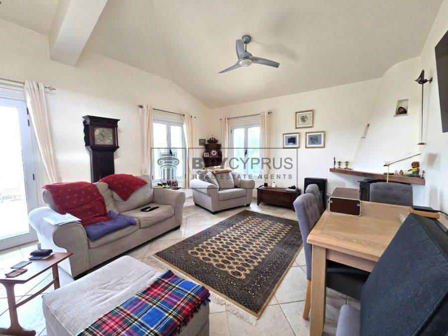 Property photo 3 of 38