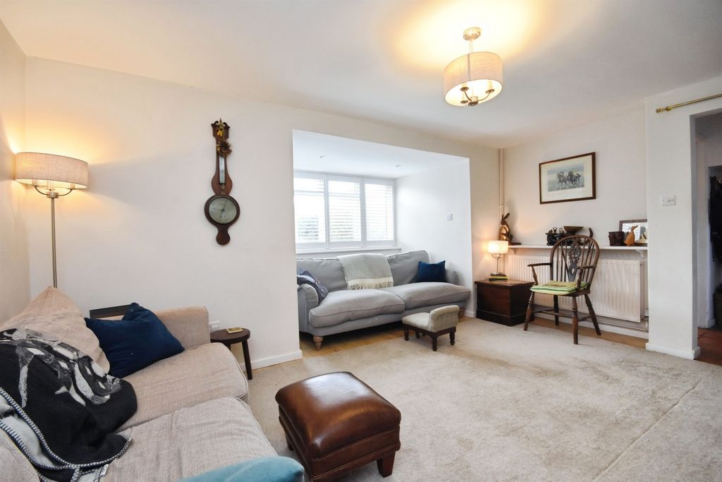 Property photo 3 of 18