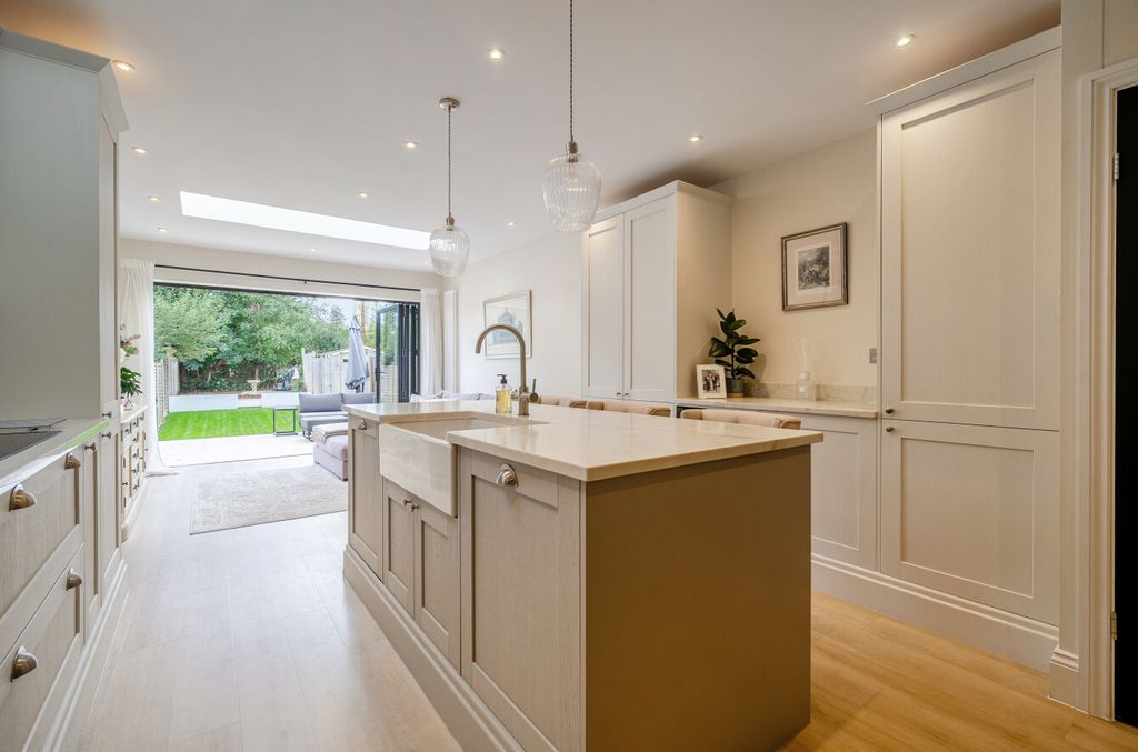 Property photo 2 of 19 1511099-17-6A91Af...