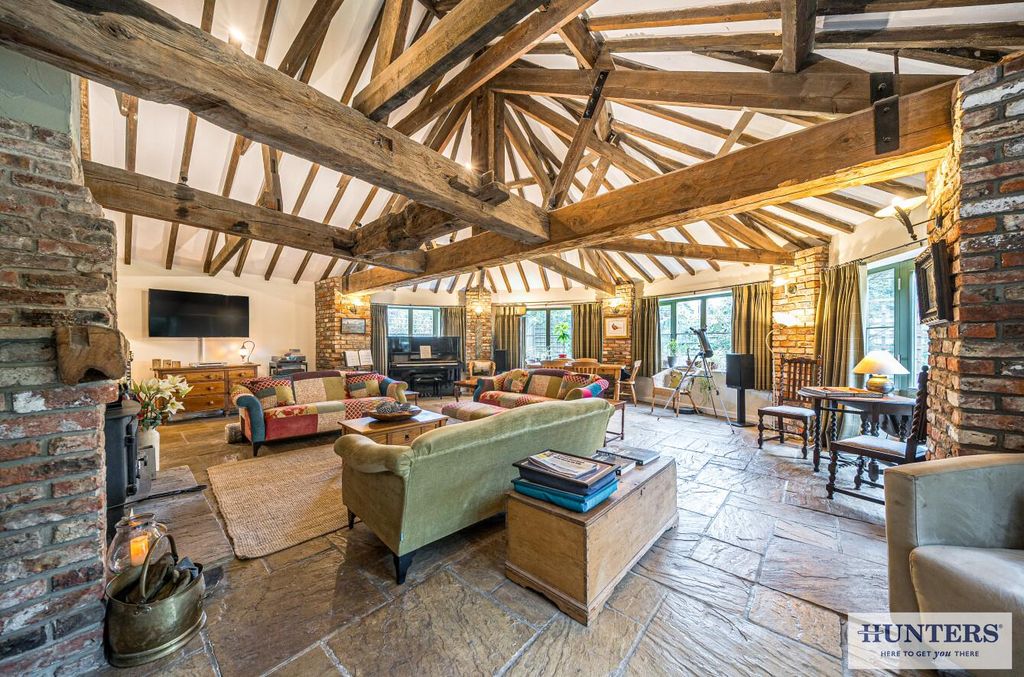 Property photo 2 of 25 21Fd10Ca-F1Db-4Ff3-B34E-909Ac5Fea389.Jpg