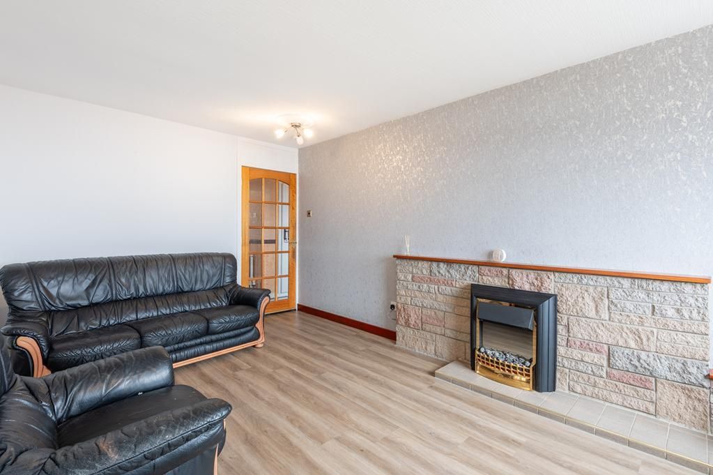 Property photo 3 of 16 Lev1329Pem Lounge Again.Jpg