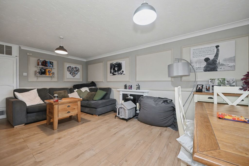 Property photo 3 of 27 75 Helmsdale Close, Reading, Rg30 2Pt