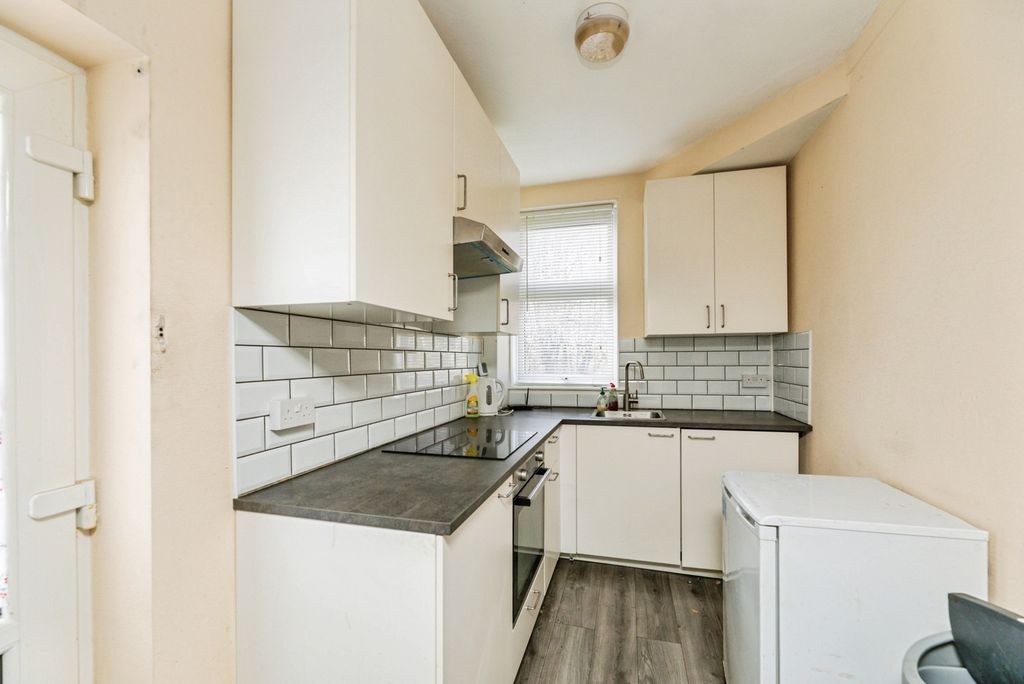 Property photo 3 of 20 Pbox-Img.Jpg