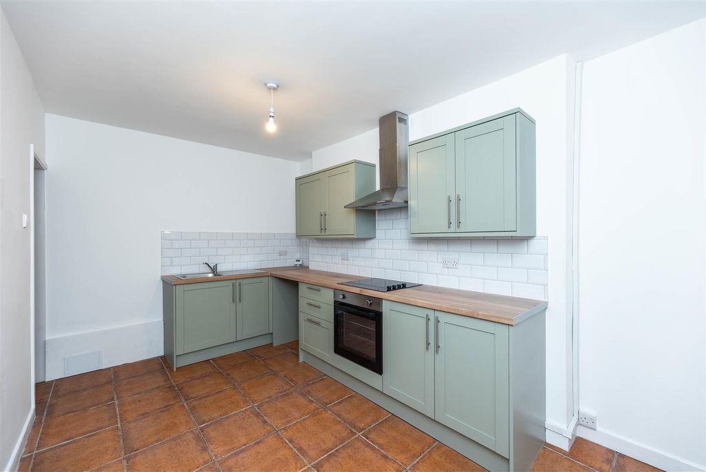 Property photo 3 of 14 Kitchen/Dining Room