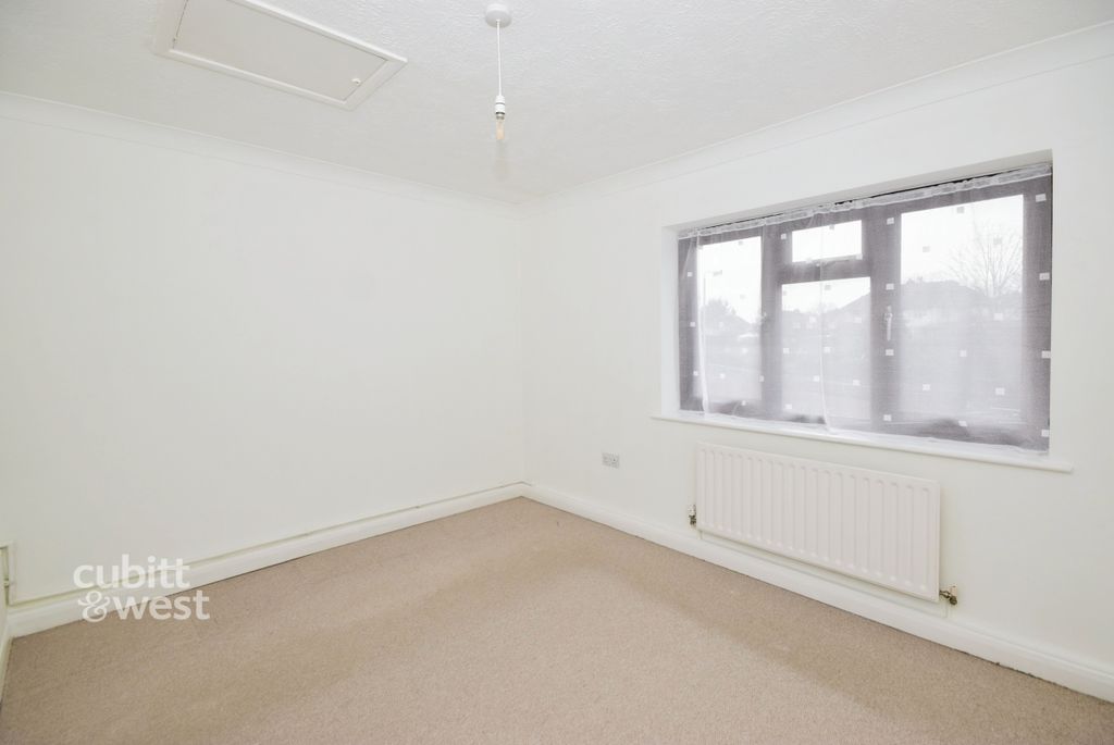 Property photo 3 of 9 Bedroom 2