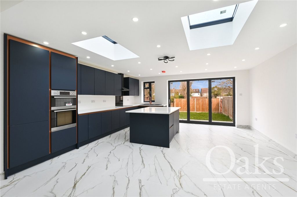 Property photo 3 of 16 Picture No. 13