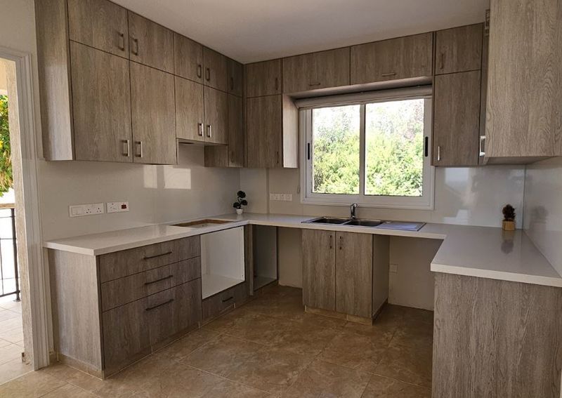 Property photo 3 of 9 Kitchen