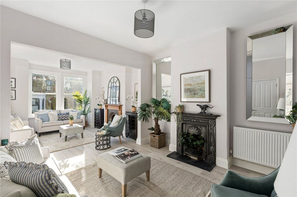 Property photo 2 of 16 Picture No. 19