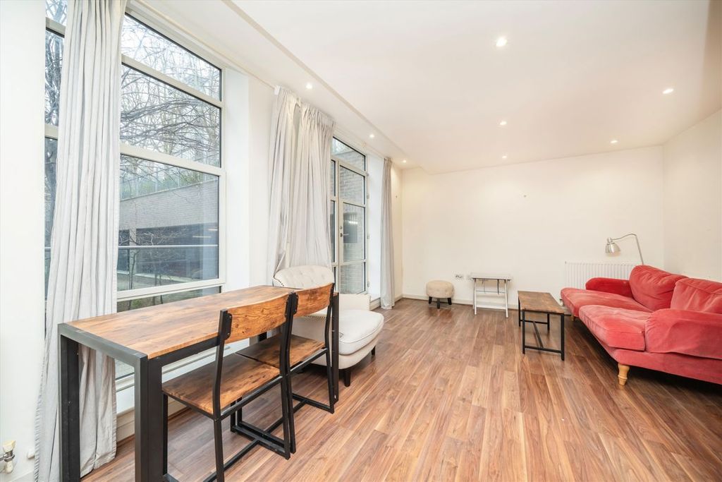 Property photo 3 of 7