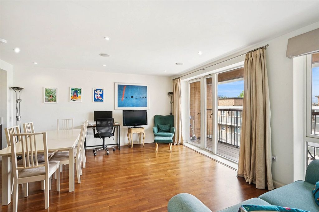 Property photo 1 of 11 Reception Room