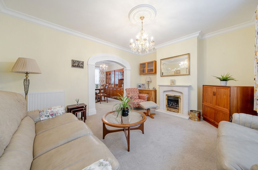 Property photo 3 of 19 1456799-8-6A02532...