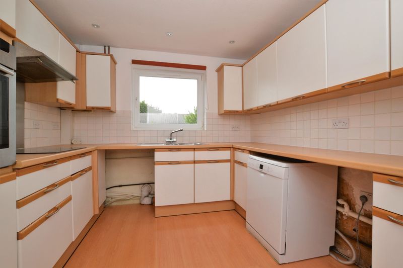 Property photo 3 of 6 Kitchen