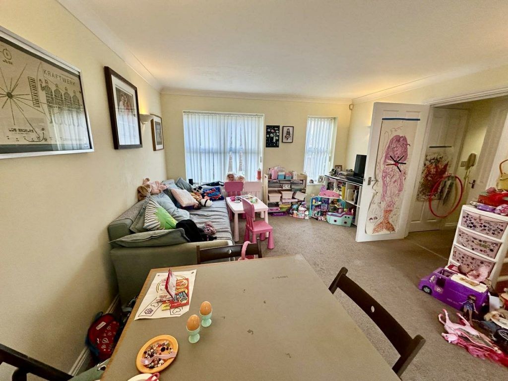 Property photo 3 of 8