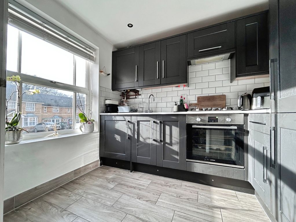 Property photo 3 of 12 Pbox-Img.Jpeg