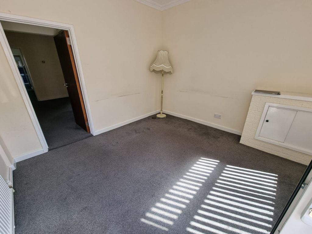 Property photo 3 of 11 Photograph 3