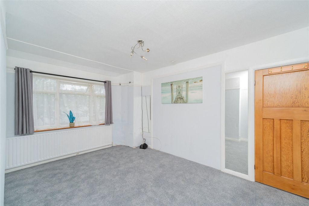 Property photo 3 of 17 Picture No. 12