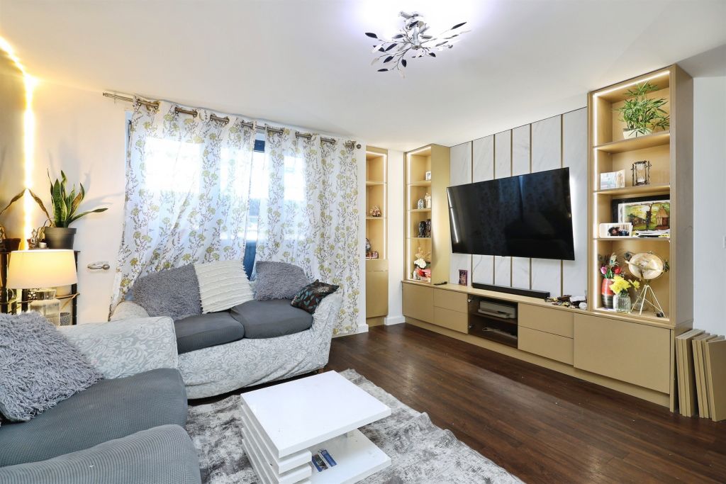 Property photo 3 of 15