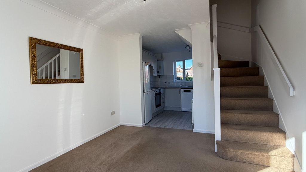 Property photo 3 of 10 Living Room