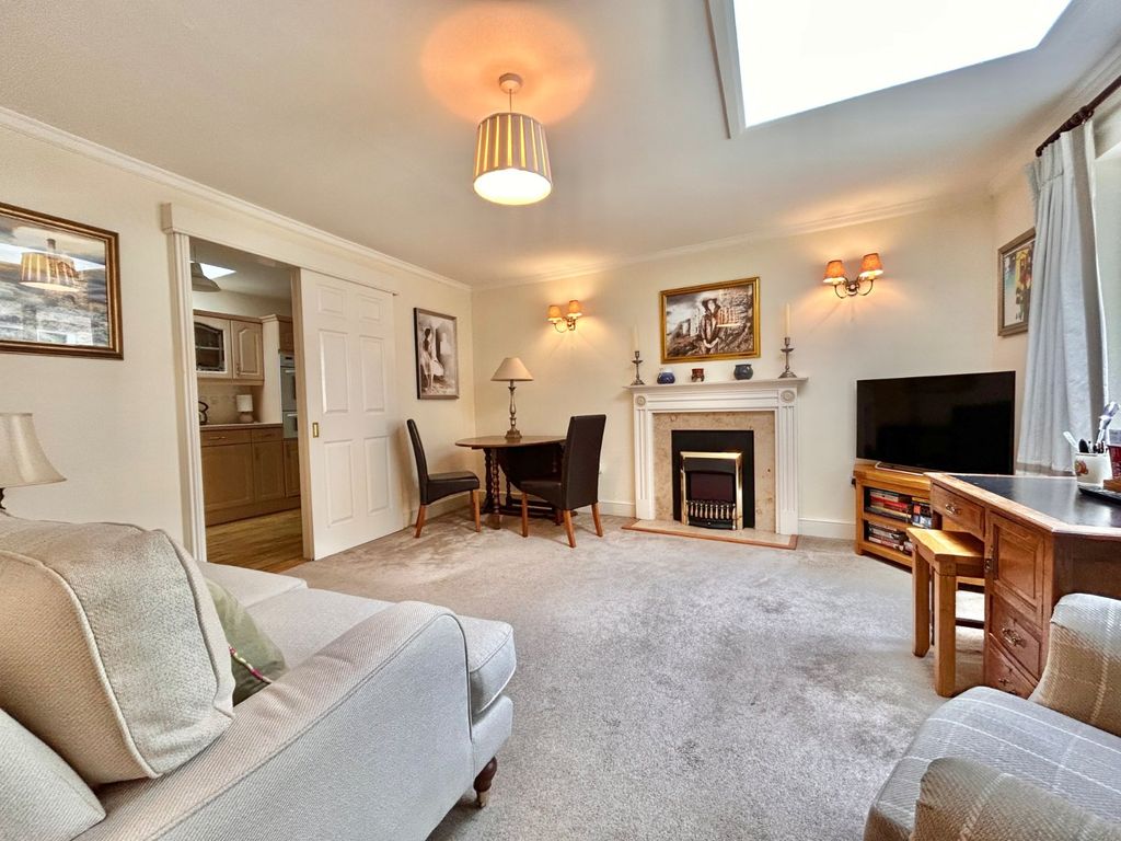 Property photo 2 of 16 Picture No. 31
