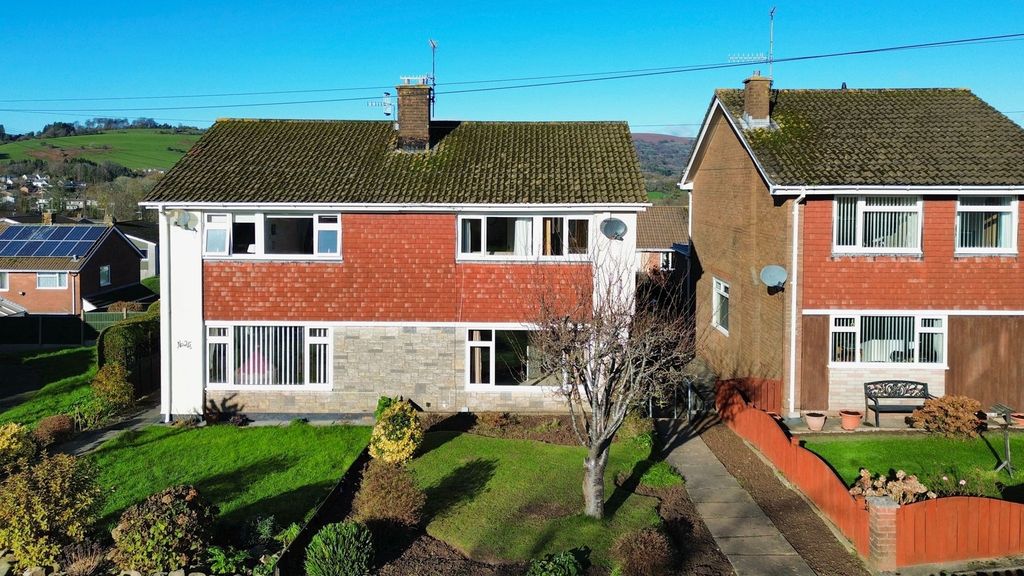 Property photo 3 of 19