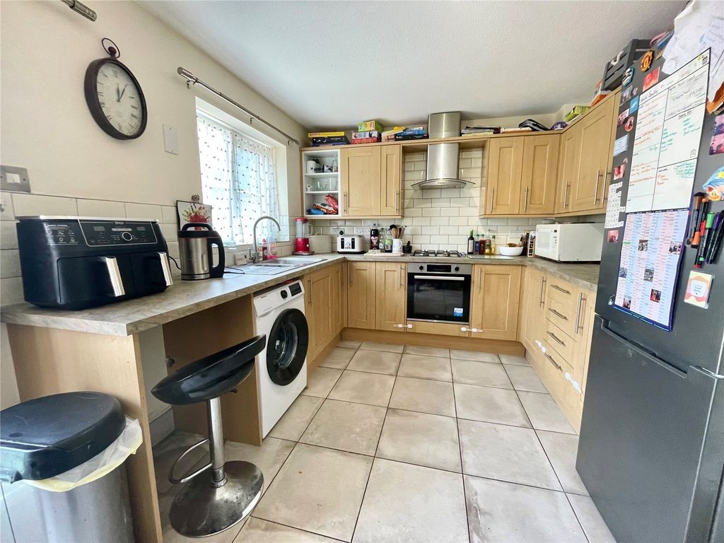 Property photo 3 of 10 Dining Kitchen