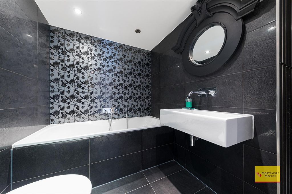 Additional image 11 of 2 bed flat for saleOld Park Road, Enfield EN2