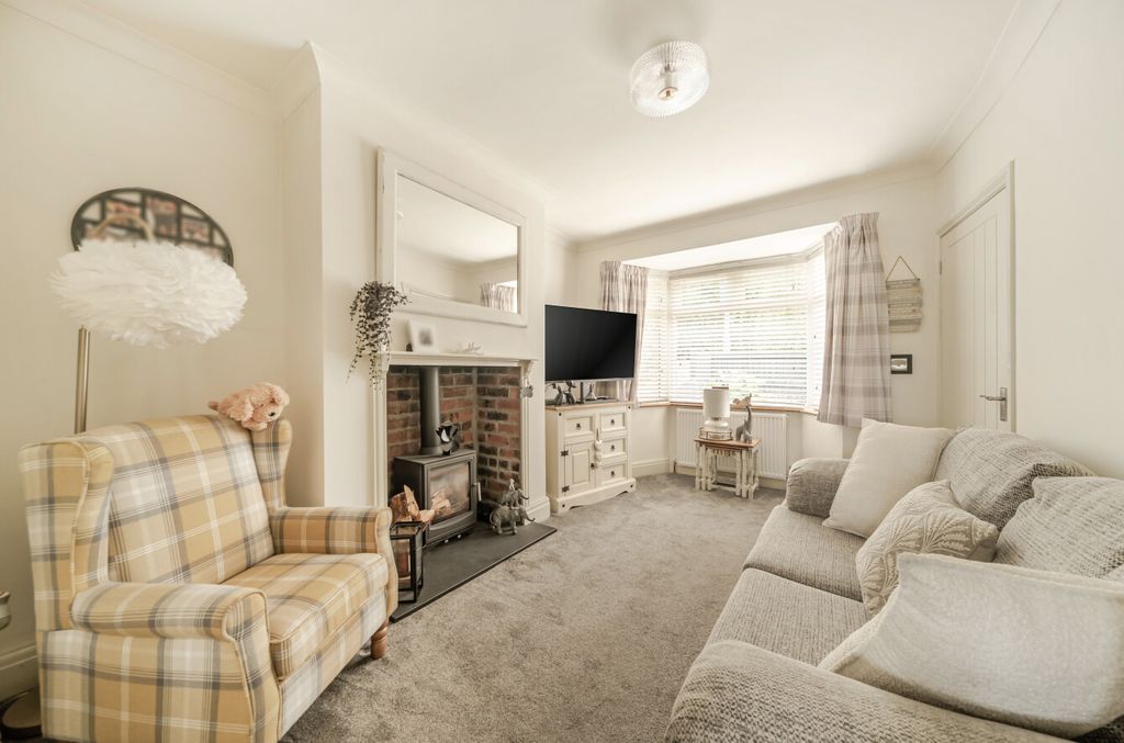 Property photo 2 of 20 1498181-9-6A63812...