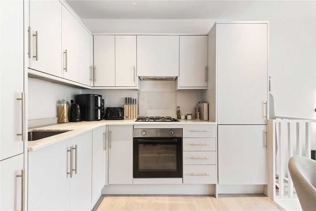 Property photo 2 of 10 Kitchen