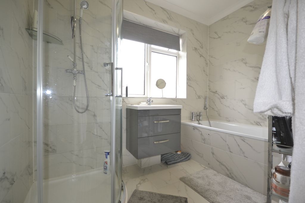 Property photo 3 of 5 Bathroom