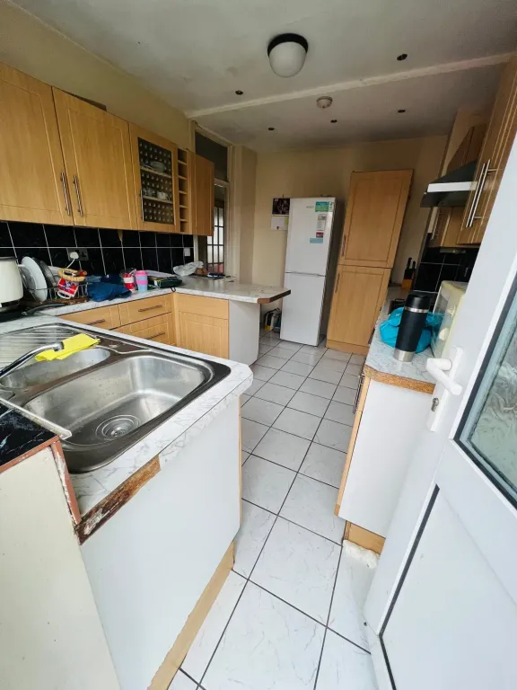 Property photo 3 of 5