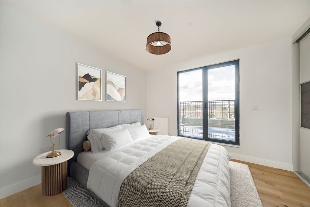 Property photo 3 of 8