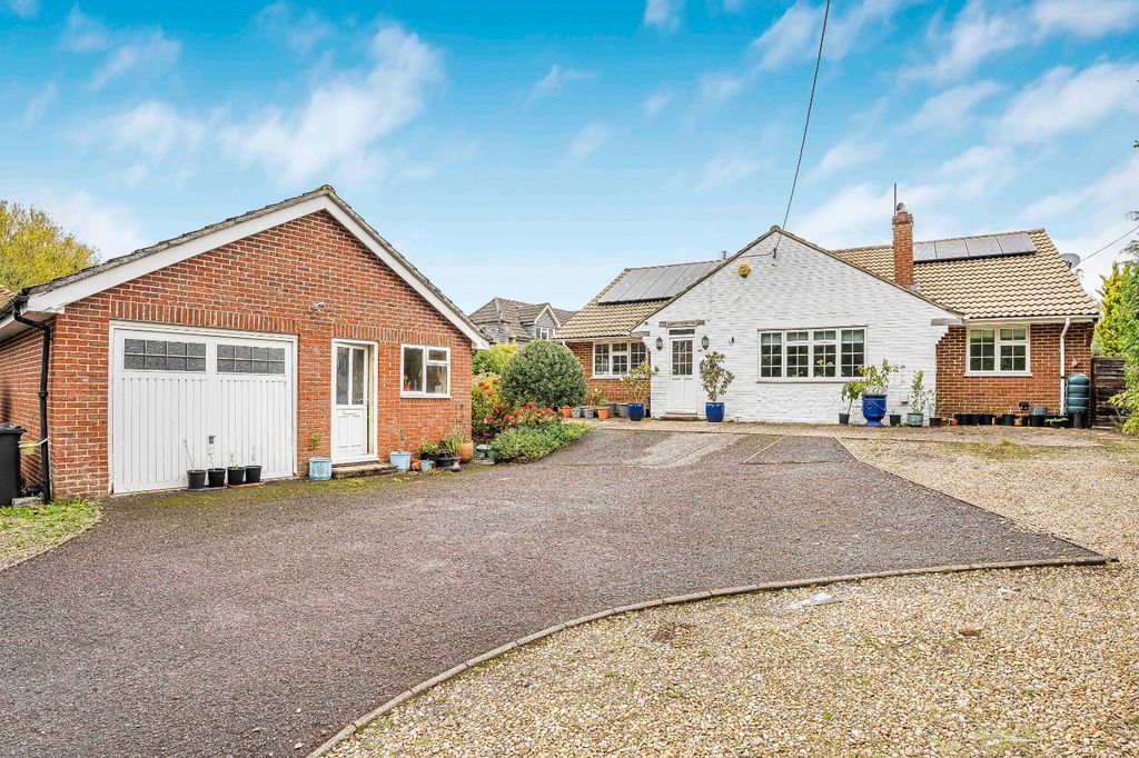 Property photo 1 of 32 Picture No. 14