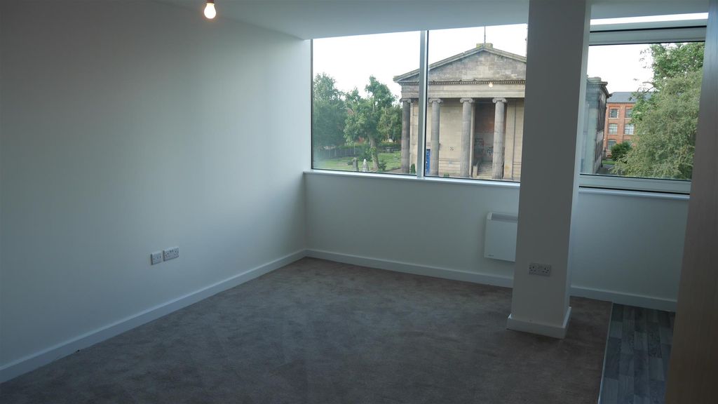 Property photo 2 of 5 Lounge