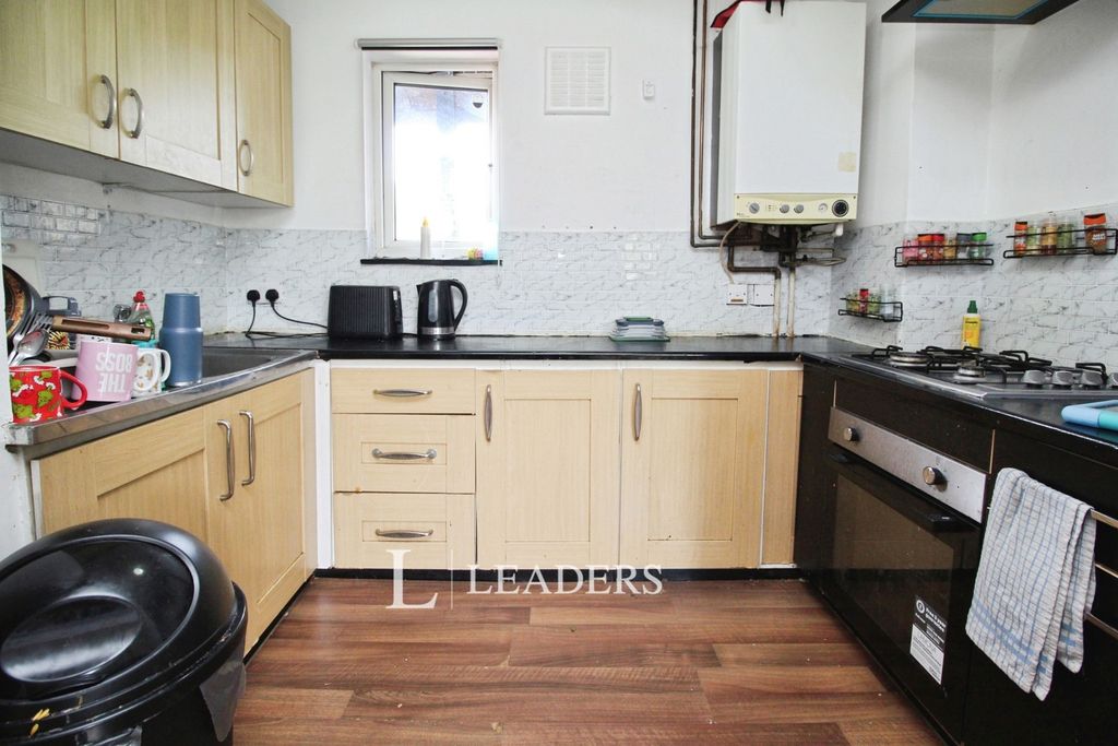 Property photo 3 of 8 Pbox-Img.Jpg