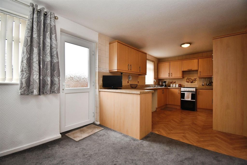 Property photo 3 of 18 B36Ebd71-U 20 20 2821 29.Jpg