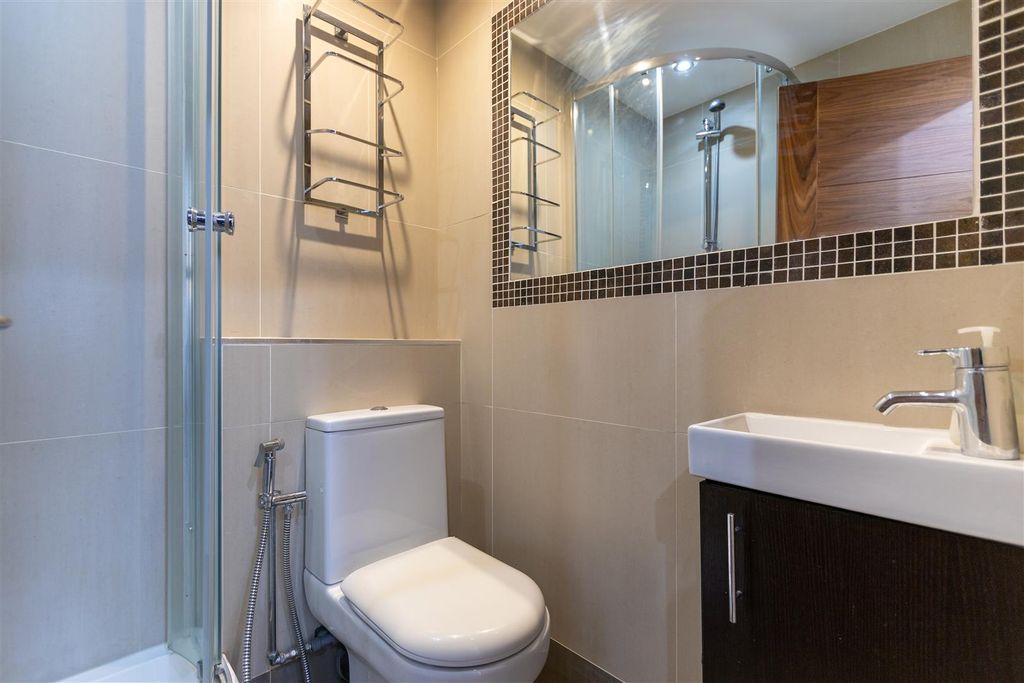 Property photo 3 of 6 Bathroom 2.Jpg