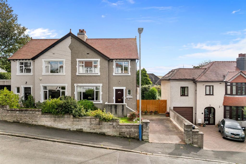 Property photo 1 of 22 49 Devonshire Road, Douglas (24).Jpg