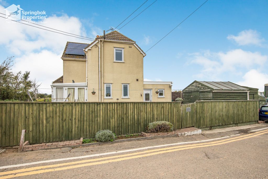 Property photo 1 of 17 Front View