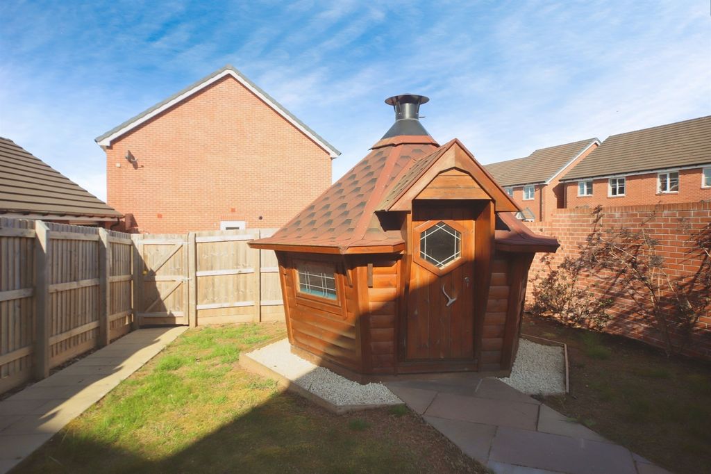 Property photo 2 of 22
