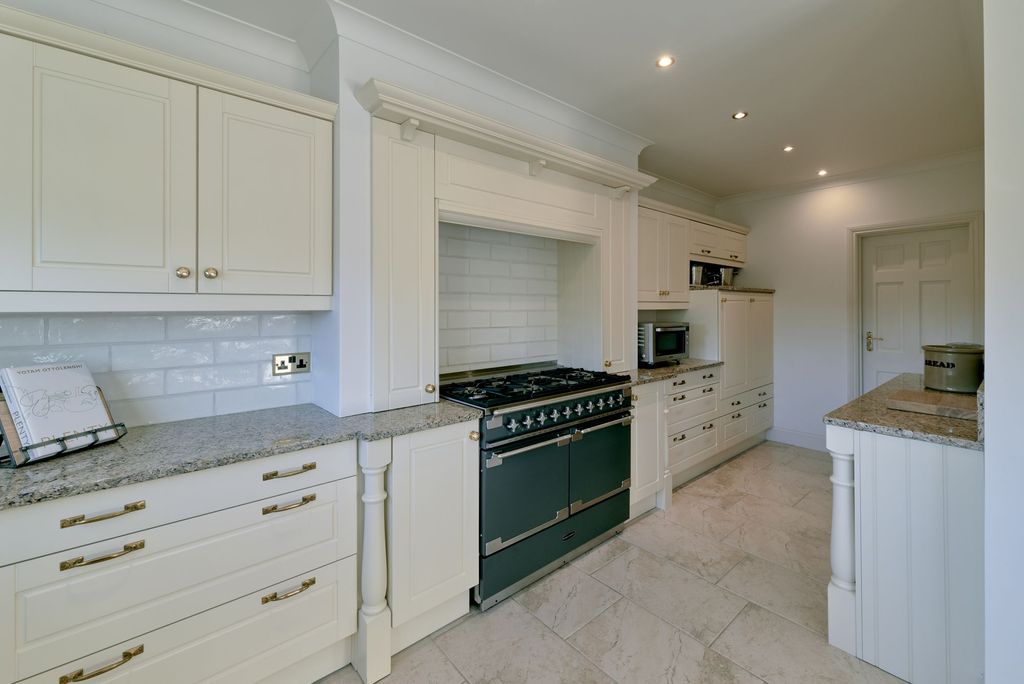 Property photo 3 of 30