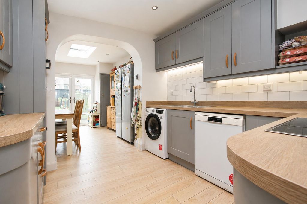Property photo 2 of 18 Kitchen/Diner