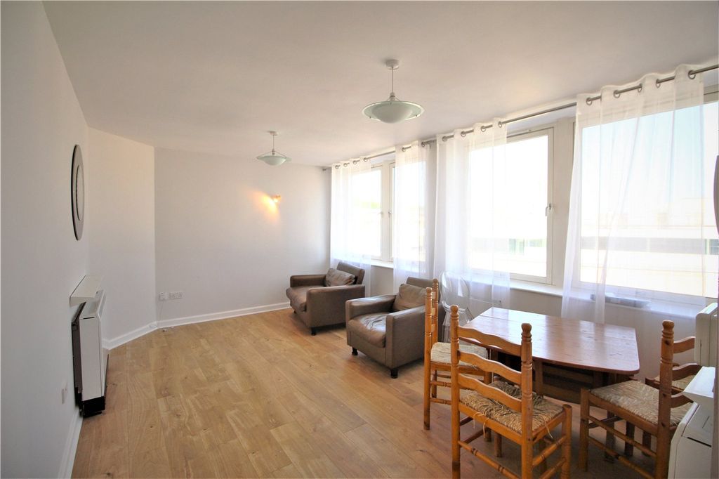 Property photo 3 of 9 Picture No. 34