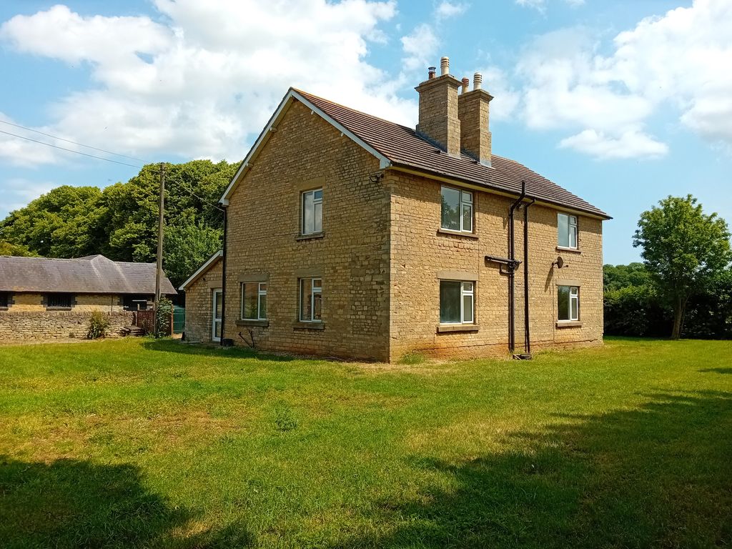 Property photo 1 of 18 Front