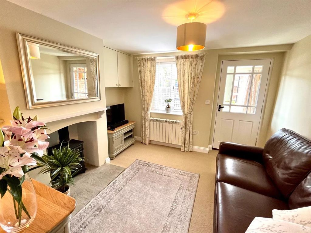 Property photo 2 of 15 Sitting Room